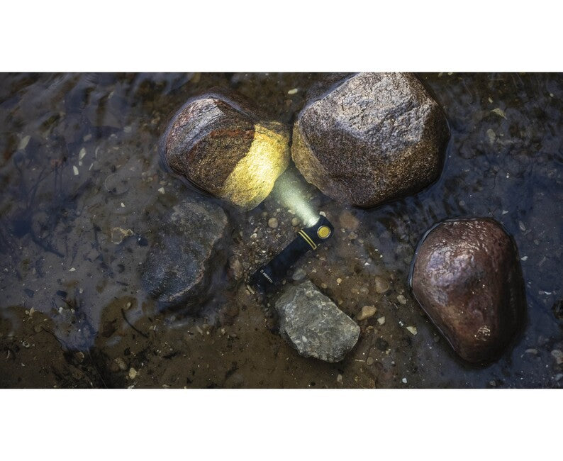 ArmyTek Elf C2 USB-C lanternă frontală cu LED lanternă de mână lumină albă caldă 1023 lm alimentare acumulator