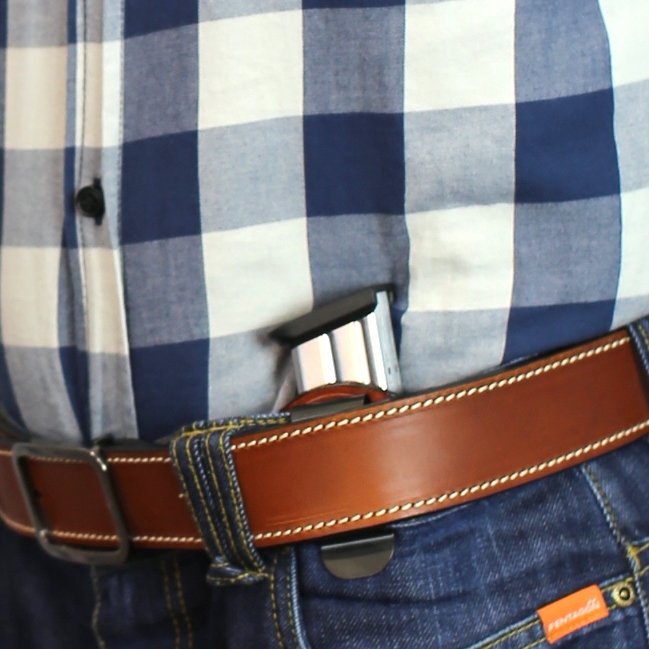 Falco Holster de curea din piele F400 pentru încărcător cu cataramă și șurub de reținere compatibil cu încărcătoarele Glock 19, maro stânga