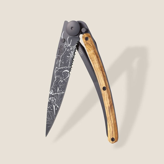 Deejo Tattoo briceag Serration olive wood Hunting Scene