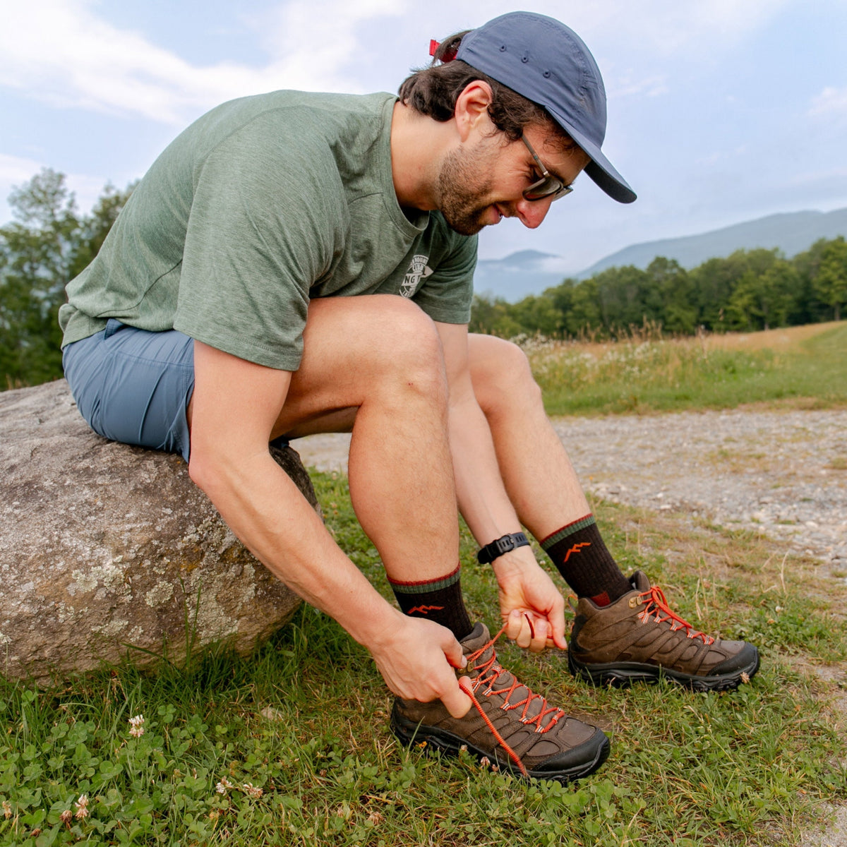 Darn Tough Hiker Micro Crew Midweight turistické ponožky s tlmením, Walnut