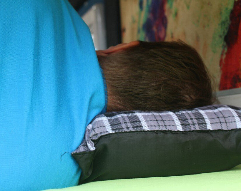 BasicNature Comfort pernă de călătorie în carouri