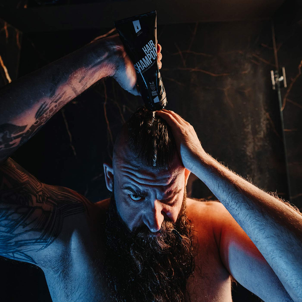 ANGRY BEARDS Urban Twofinger šampón na vlasy, 230 ml