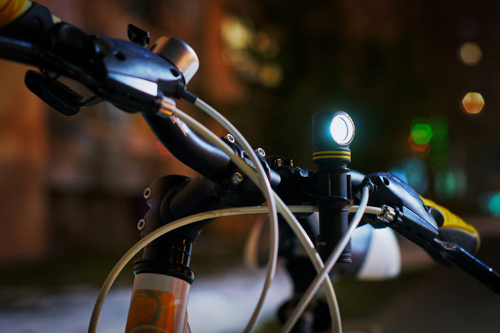 ArmyTek Elf C2 LED lanternă de mână alb rece, alimentară din acumulator, 1100 lm, 4800 h, 65 g