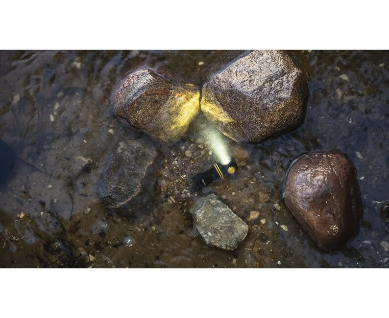 ArmyTek Elf C1 USB-C lanternă frontală LED cu alimentare din acumulator 930 lm lanternă de mână, albă cald