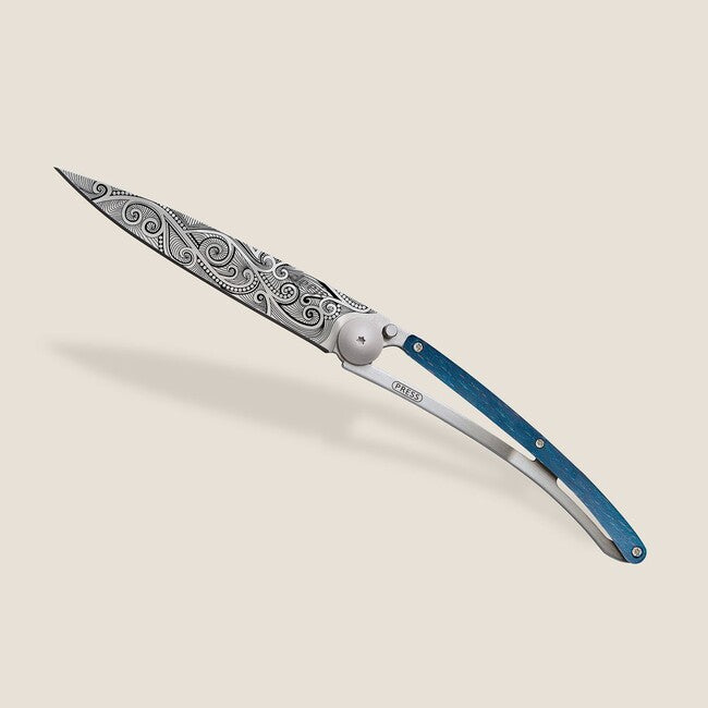 Deejo Tattoo briceag beech, Pacific