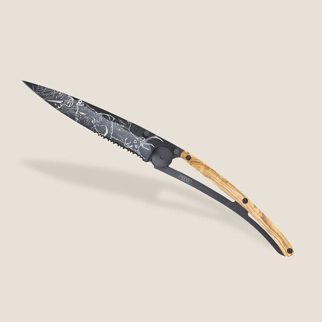 Deejo Tattoo briceag Serration olive wood Hunting Scene