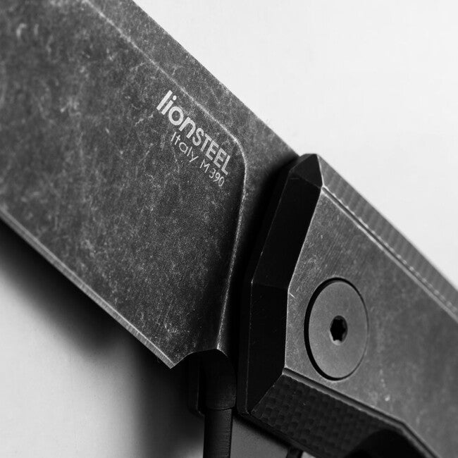 Lionsteel Myto MT01B briceag EDC hi-tech cu lamă M390 cu clip pe centură, negru pe negru