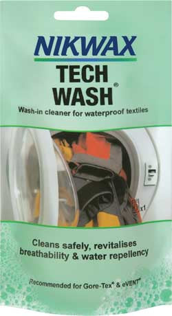 Nikwax detergent pentru îmbrăcăminte outdoor și saci de dormit sintetici Tech Wash Sachet 100ml