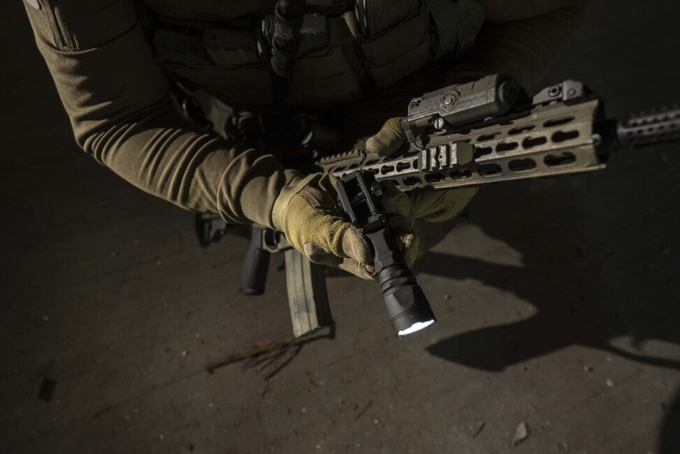 Armytek Parma C2IR Pro lanternă tactică compactă reîncărcabilă 1200lm