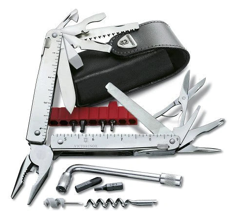 Victorinox SwissTool X Plus multitool în husă din piele