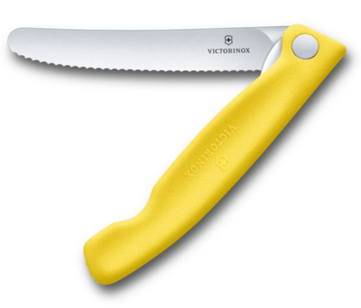 Victorinox Swiss Classic briceag pentru fructe și legume lamă zimțată, galben