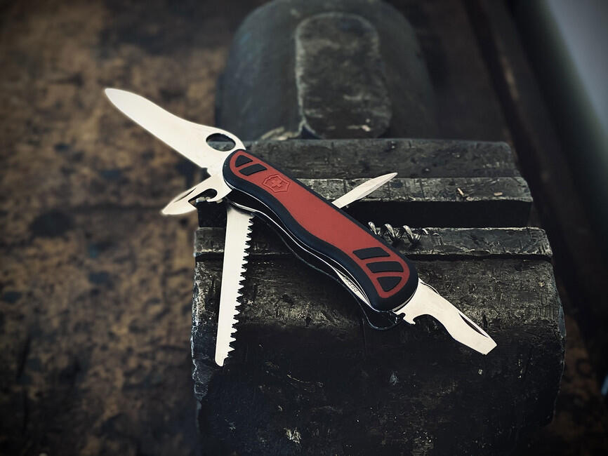 Victorinox Forester Briceag VX, roșu-negru, 111mm